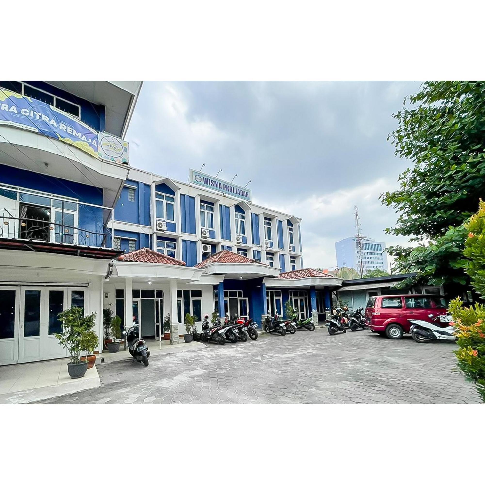 Wisma Pkbi Jabar Mitra Reddoorz Bandung Luaran gambar